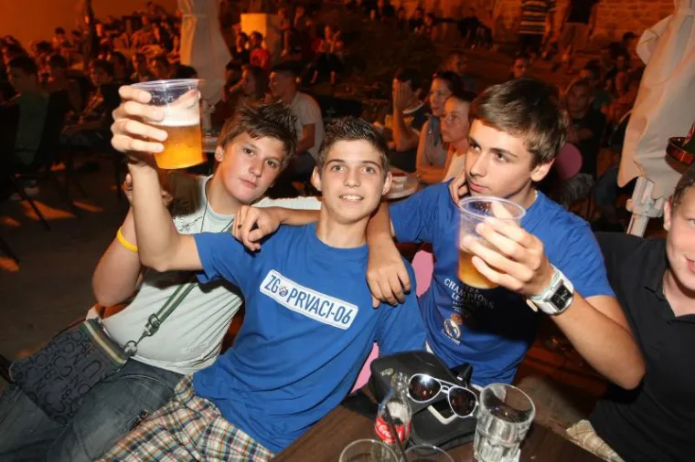 Nogometna groznica poharala Zagreb