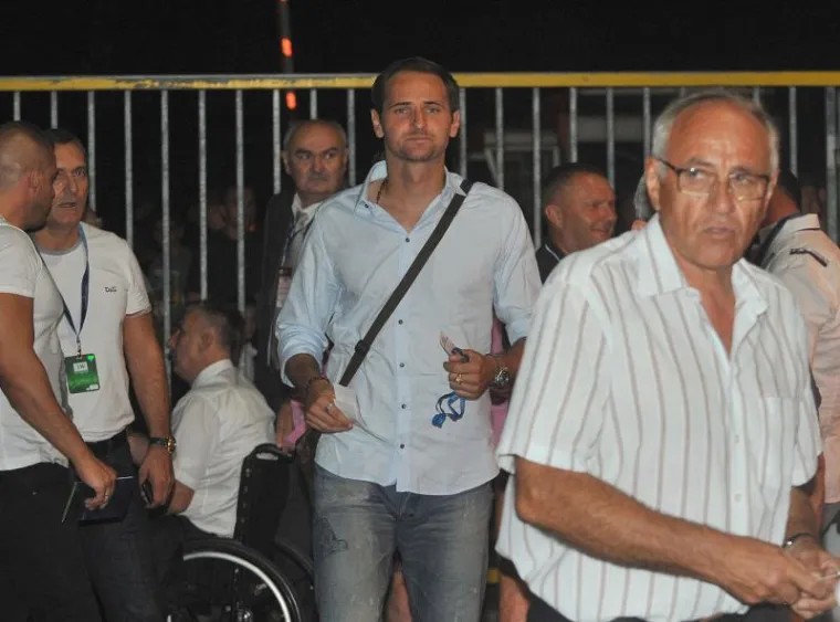 Face na maksimirskim tribinama