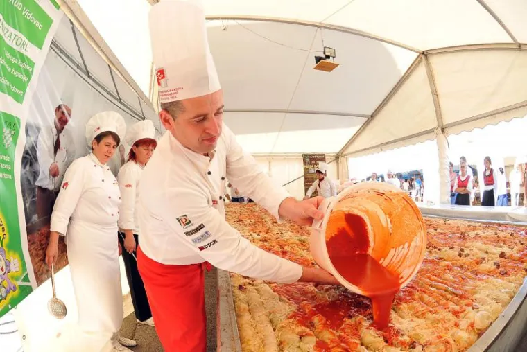 Skuhali sarmu dugu 1000 metara