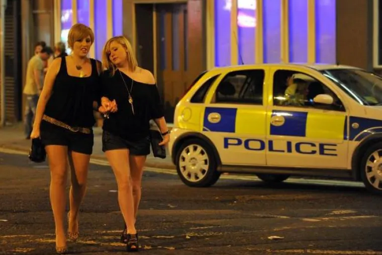 Razuzdani noćni izlazak britanske mladeži