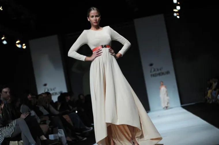 Glamur i luksuz zavladali modnim pistama