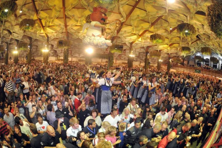 Totalno ludilo na zatvaranju Oktobarfesta