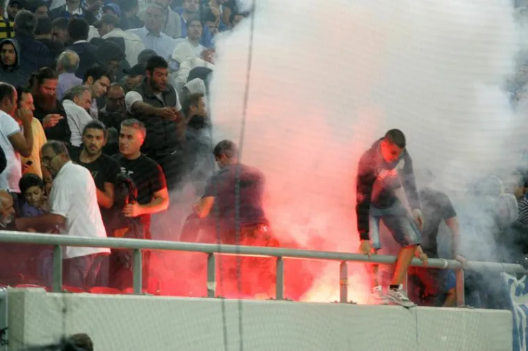 Dvoje djece pretučeno, jedan navijač ostao bez prsta