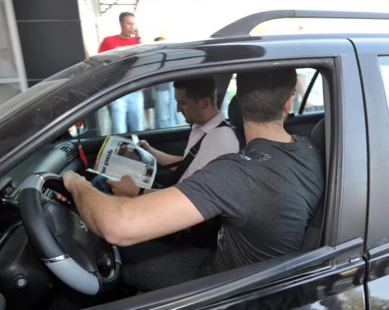 Pobješnjeli Nemeš se autom zaletio u zgradu