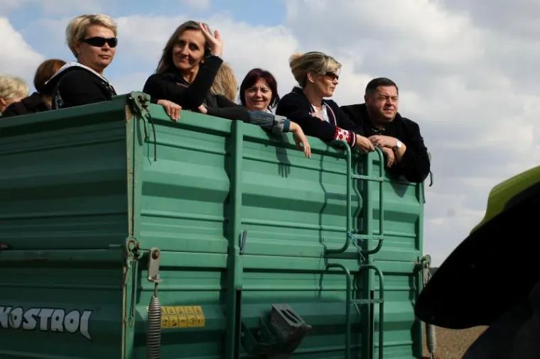 Ministar popio rakiju za radnike Đakov&scaron;tine