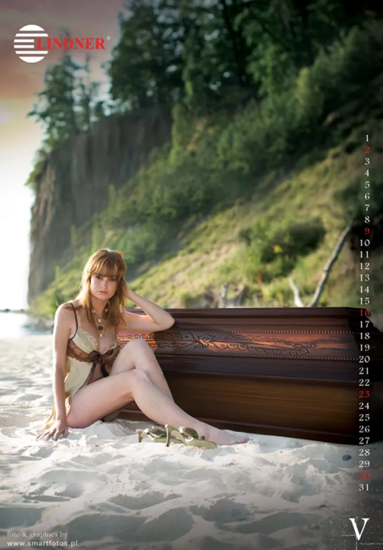 Gole ljepotice i lijesovi - dobitna kombinacija?