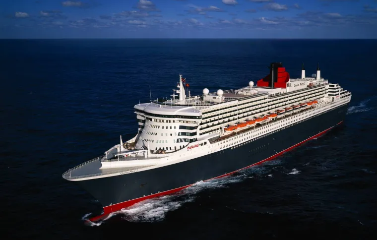 QUEEN MARY 2 - Najveći britanski cruiser isplovio je prvi puta još 2004. godine. Iako više ne spada među tri najveća broda na svijetu, i dalje svojim luksuznim izgledom ostavlja bez daha. Teži 151.400 tona, dug je oko 320 metara, a prima 2.620 osoba.