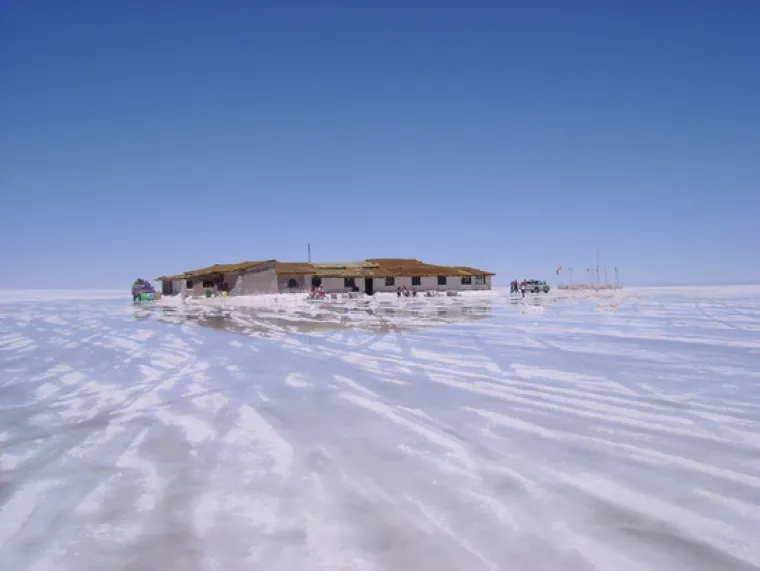 Neobičan hotel u sredini slane pustinje