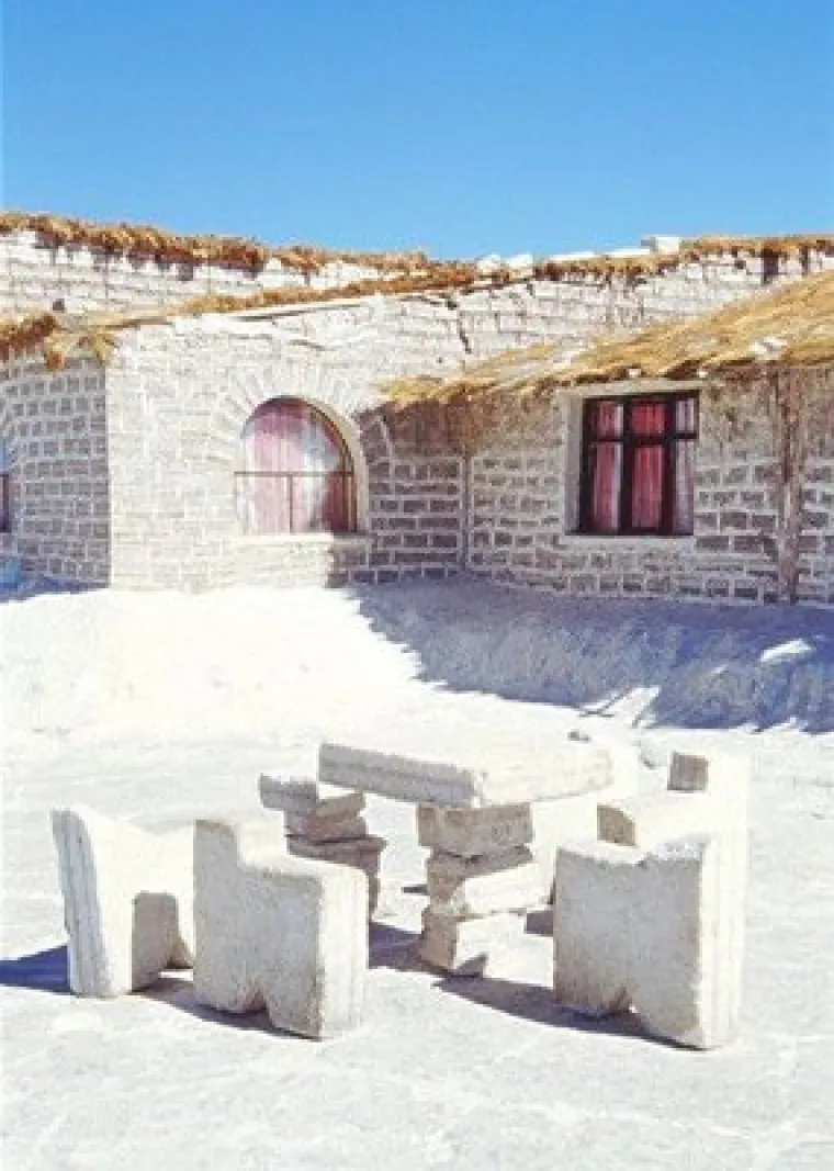 Neobičan hotel u sredini slane pustinje