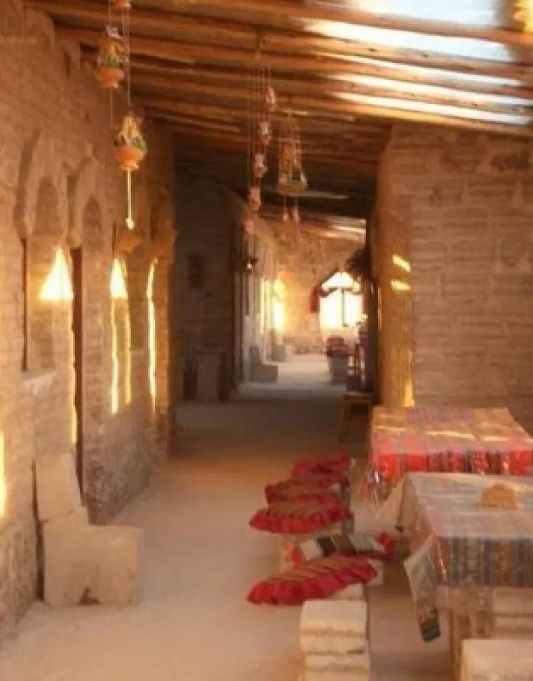 Neobičan hotel u sredini slane pustinje