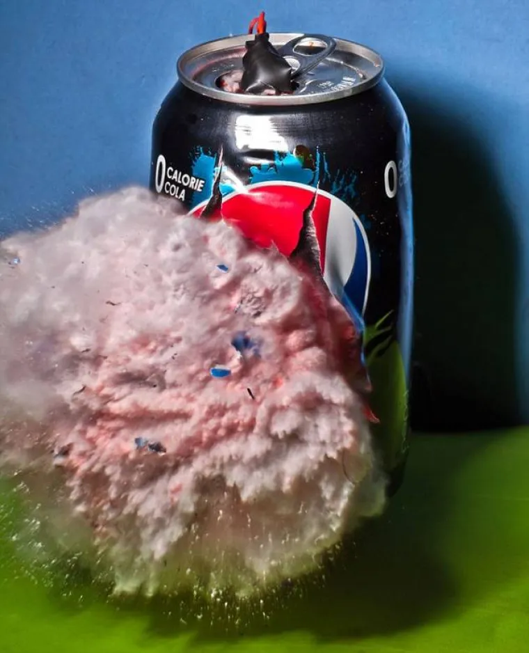 Nevjerojatne fotografije eksplozije predmeta