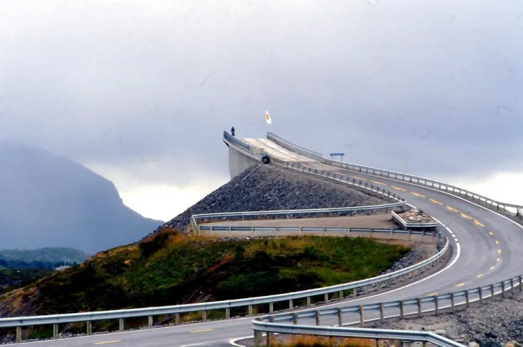 Norve&scaron;ki pijani most koji vodi u nepovrat