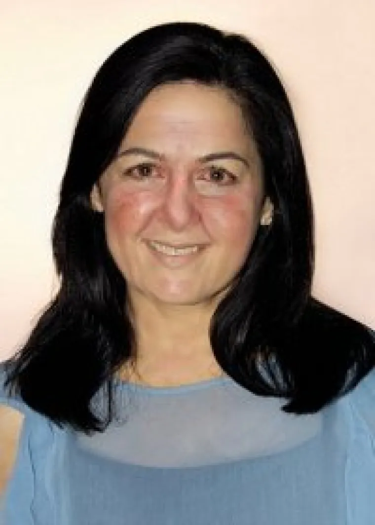 Ukoliko udvostručite preporučenu dozu alkohola od manje čašice na dan, za desetak godina lice će vam biti naduto, a oči crvene. Obrazi bi vam ubrzo pocrvenili zbog pucanja kapilara po njima.