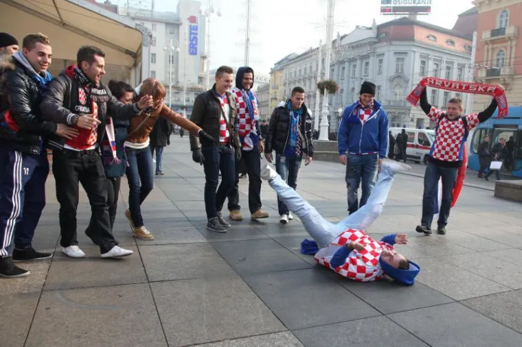 Hrvatski navijači već slave na ulicama