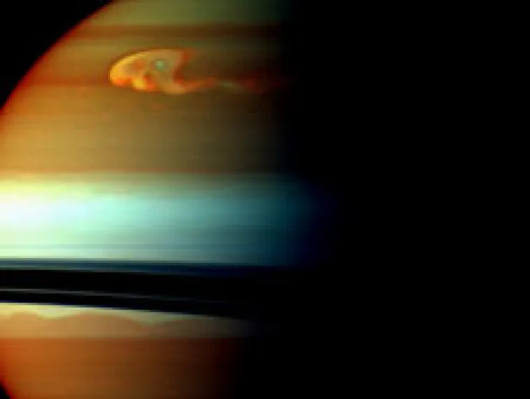 Spektakularna svemirska oluja na Saturnu