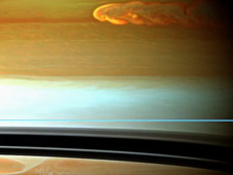 Spektakularna svemirska oluja na Saturnu