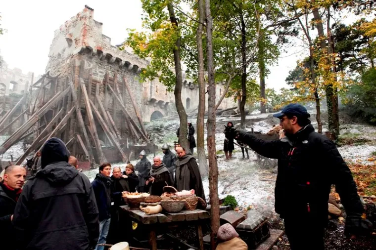 za vrijeme gradnje katedrale, tržnica ja bila odmah podno zidina