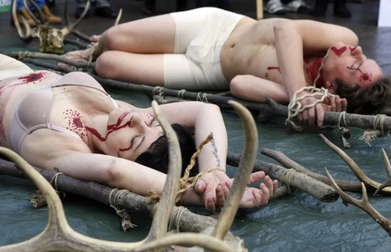 Goli&scaron;avi performans u centru Zagreba