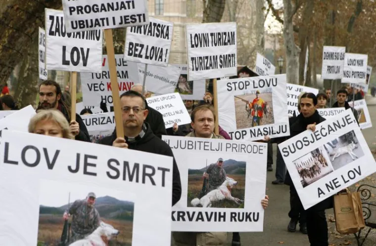 Goli&scaron;avi performans u centru Zagreba