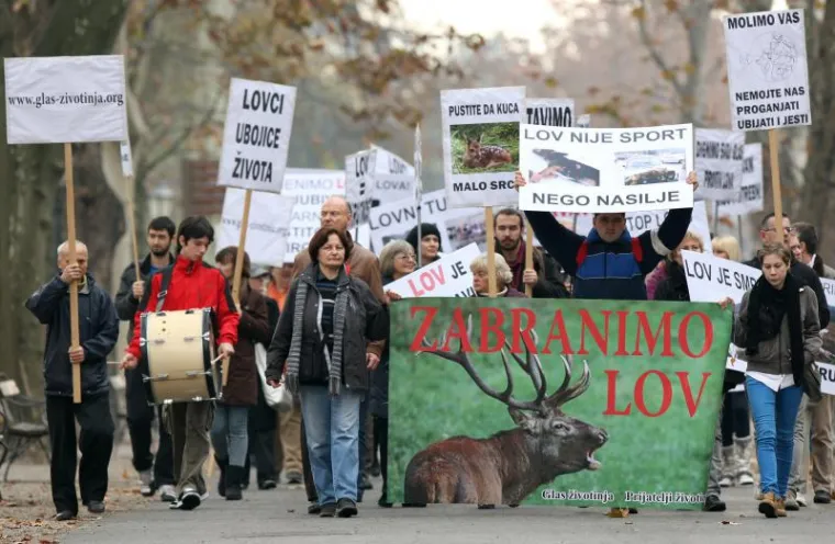 Goli&scaron;avi performans u centru Zagreba