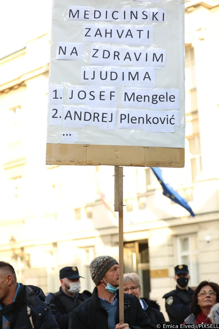 Plenkovića usporedili s Mengeleom, pogledajte &scaron;to su jo&scaron; poručili; Studenti policajcima dijelili ruže