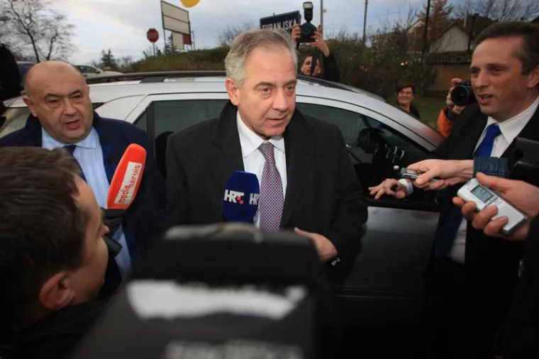 Ivo Sanader iza&scaron;ao iz Remetinca!