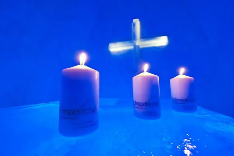 Čudesna crkva od leda i snijega