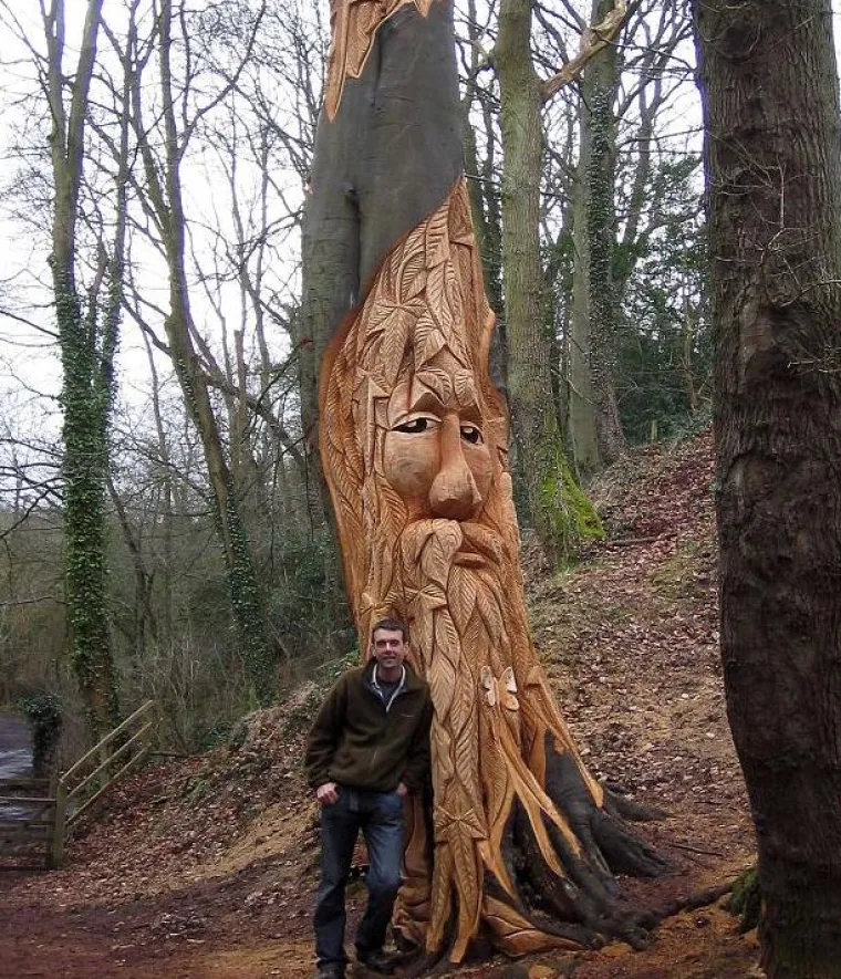 Motornu pilu koristi kao kist i stvara remek djela