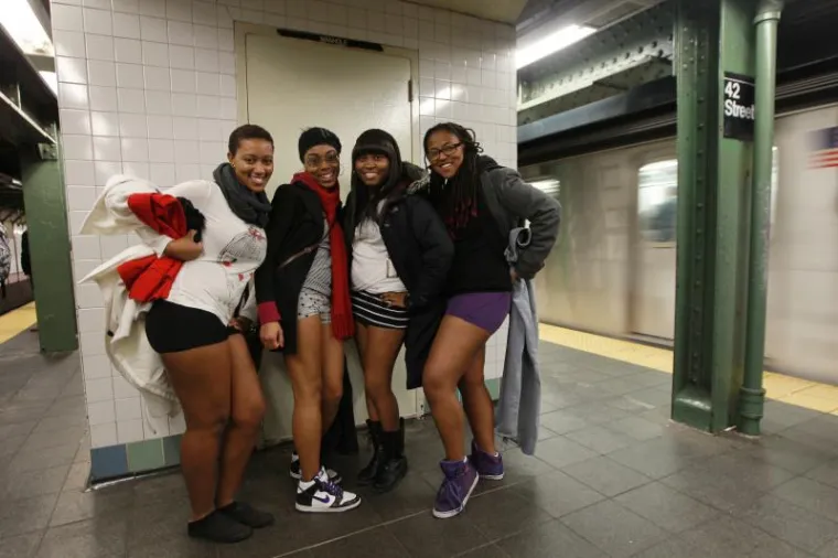 'Gologuzi' putnici okupirali ulice diljem svijeta