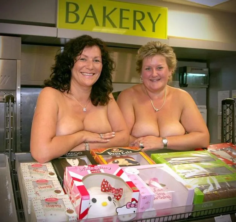 Prodavale svoje gole slike u humanitarne svrhe