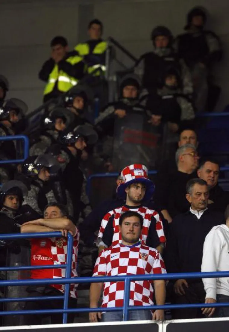 Hrvatski navijači u grotlu beogradske Arene