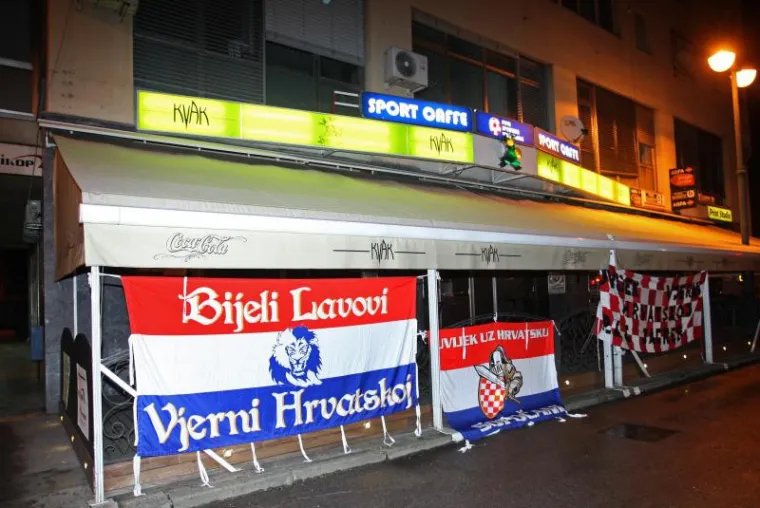 'Kauboji' uz tambure i cigare proslavili broncu!