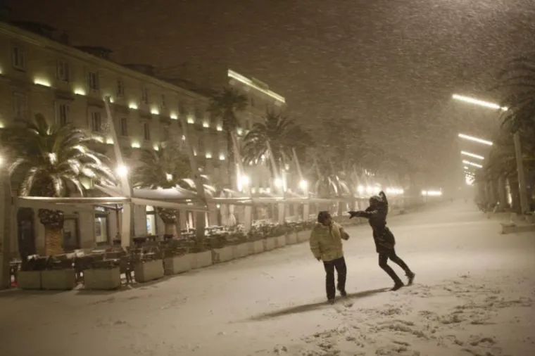 Splićani uživaju u snježnom danu