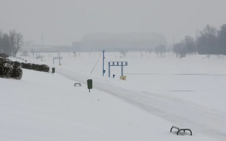 Snježni pokrivač zabijelio Zagreb