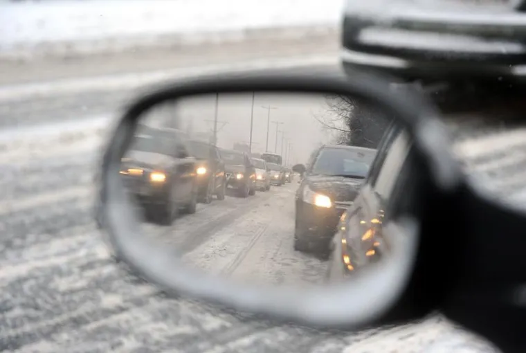 Snijeg izazvao neviđene probleme u prometu