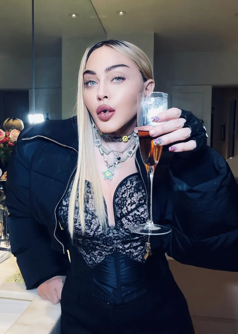 Madonna zgrozila fanove posljednjim ispadima na Instagramu: &Scaron;to se vi&scaron;e trudi, gore je. Oti&scaron;la je predaleko