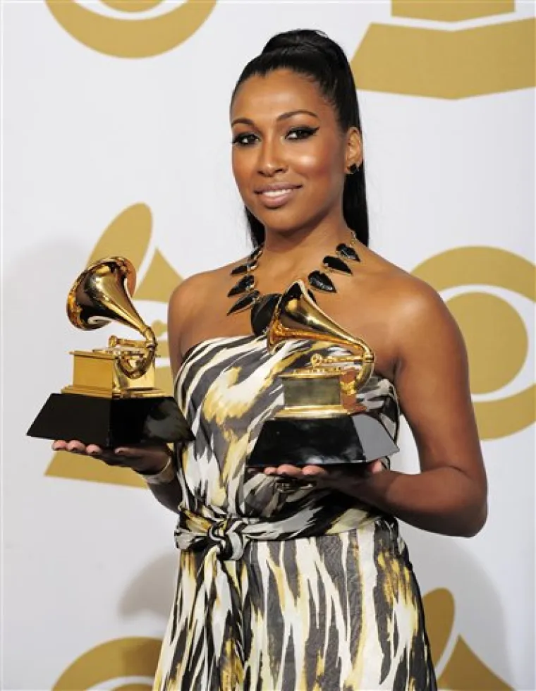 Adele potukla konkurenciju i slavila sa &scaron;est Grammya