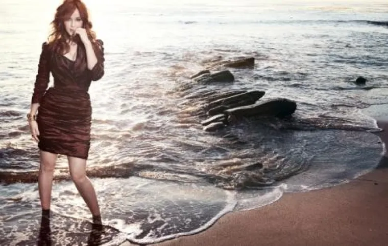 Prsata glumica u ulozi seksi sirene