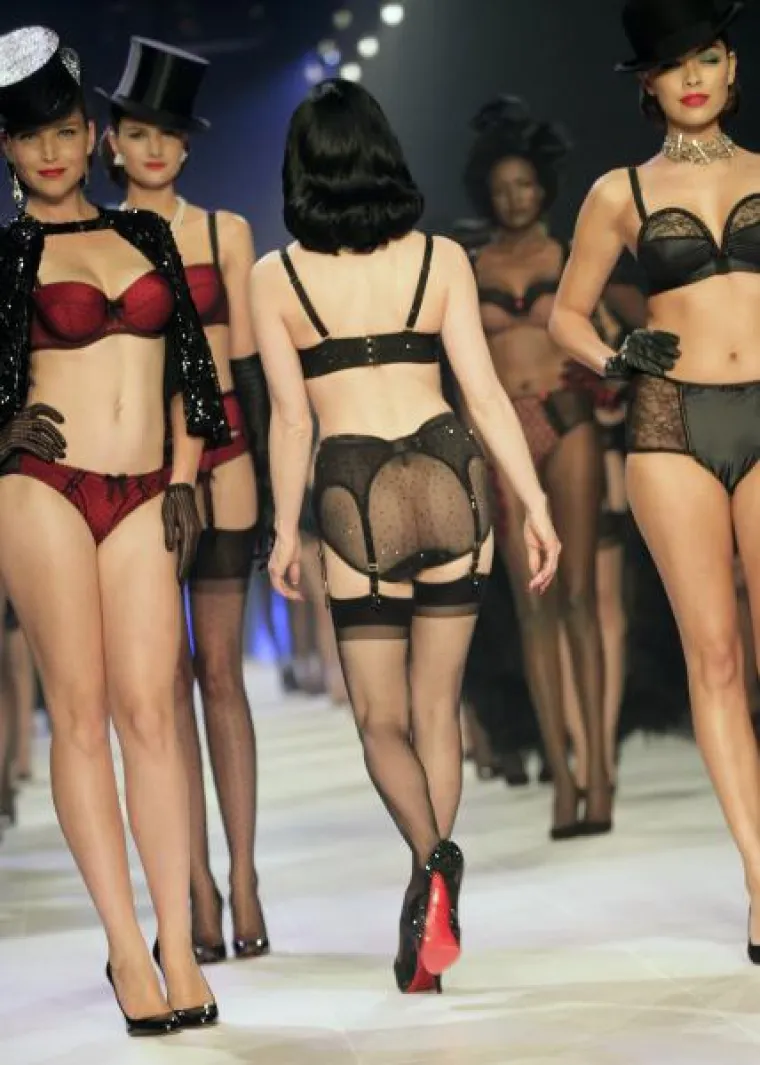 Kraljica burleske predstavila svoju kolekciju donjeg rublja