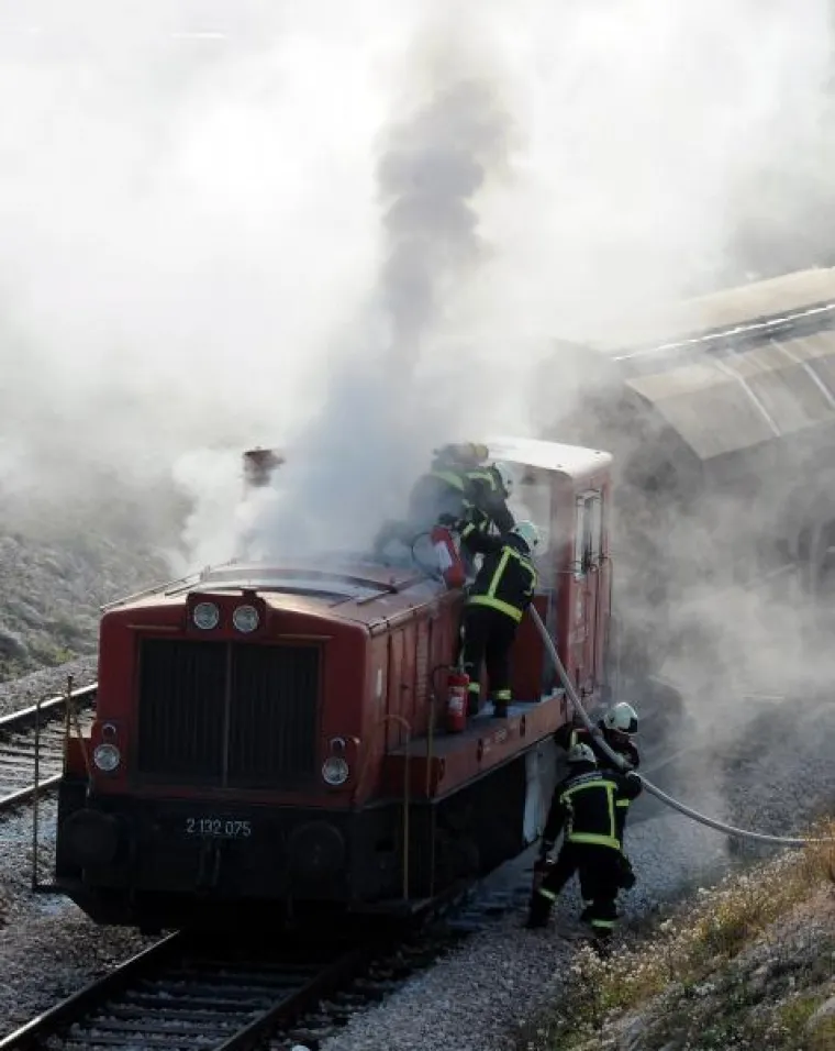 U &Scaron;ibeniku se zapalila lokomotiva