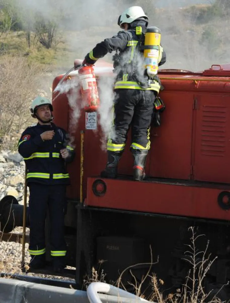 U &Scaron;ibeniku se zapalila lokomotiva