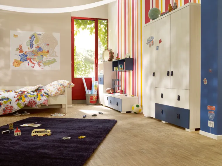 Od podnih obloga, savjetujemo jednobojan tepih ili nekog maštovitog geometrijskog motiva.