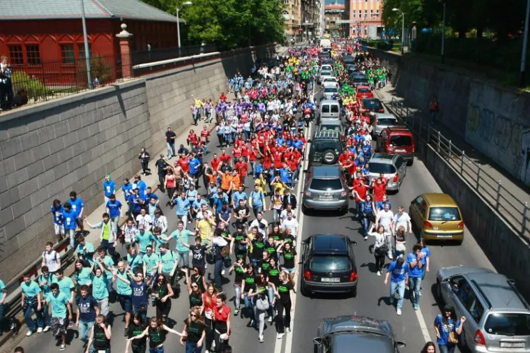 Maturanti se veselili na ulicama Zagreba