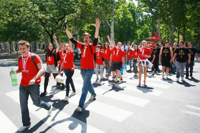 Maturanti se veselili na ulicama Zagreba