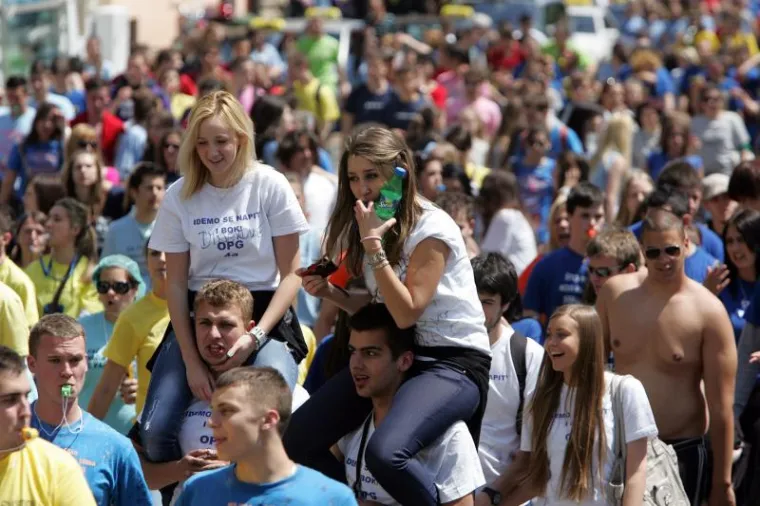 Maturanti se veselili na ulicama Zagreba