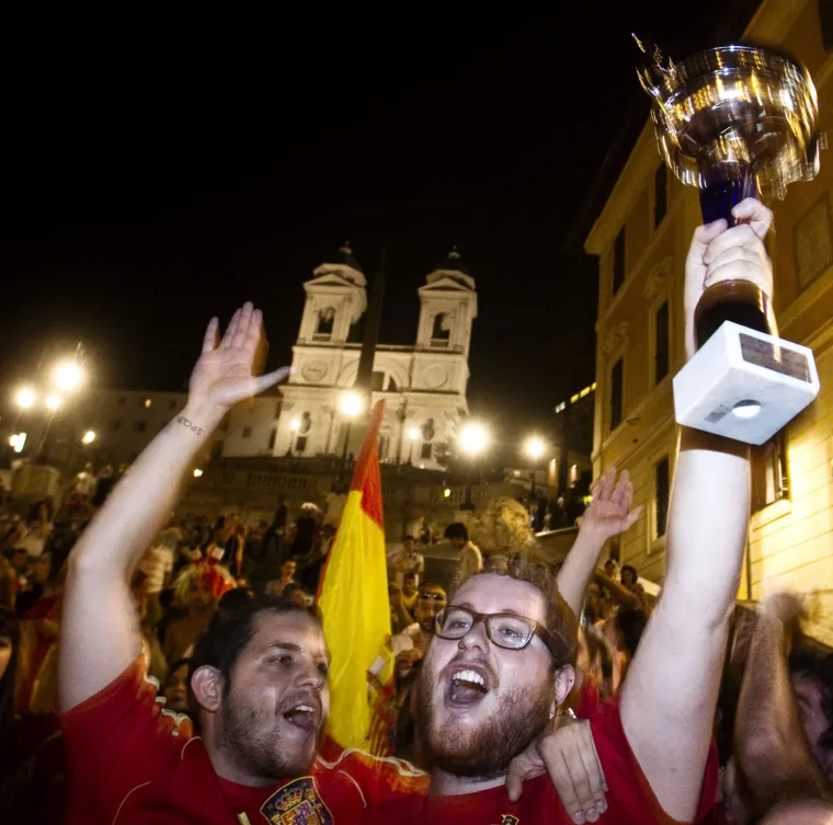 Kraj... Španjolska je prvak Europe! Slavlje može početi.