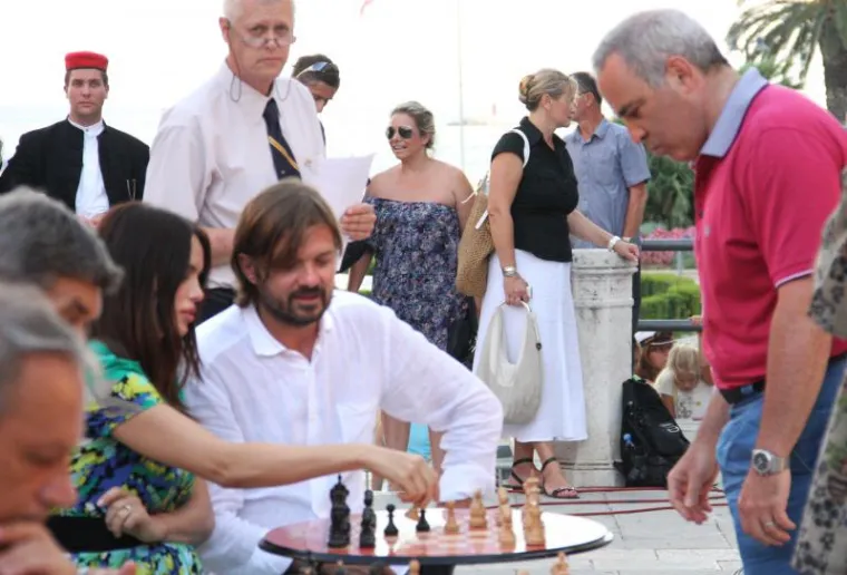 Seve i Milan pokušali poraziti šahovskog velemajstora