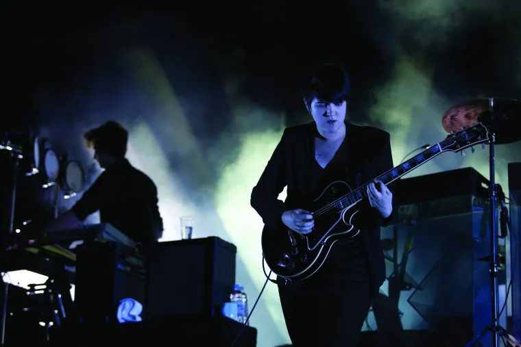 Na glavnoj pozornici Terra nastupili su trenutno jedni od najpopularnijih Britanaca, inovativni elektronički trio The xx i brojnu oduševili spojem minimalističkog synth popa i sanjive elektronike.