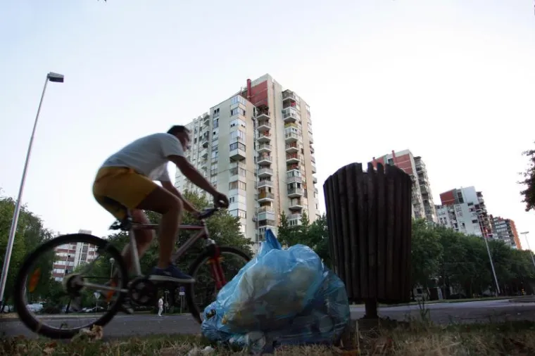 Metropola zatrpana smećem