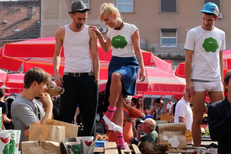 Striptiz na Dolcu &scaron;okirao prolaznike